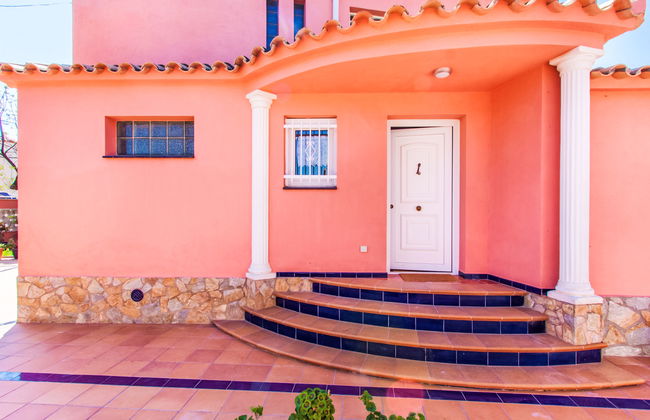 5 bedroom House in Castelló d'Empúries with private pool and garden - Photo 25