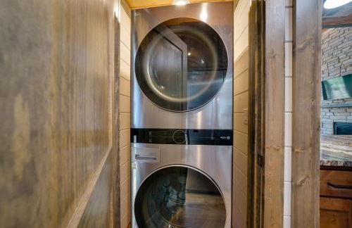 Serene Broken Bow Cabin with Hot Tub and Fire Pit! - Photo 12