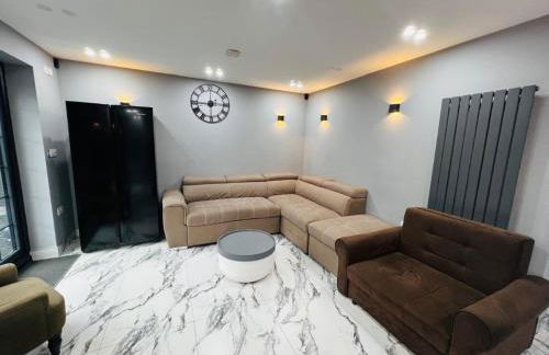 Urban Escape 4BedRoom House- With Free private Parking - Birmingham City - Foto 54