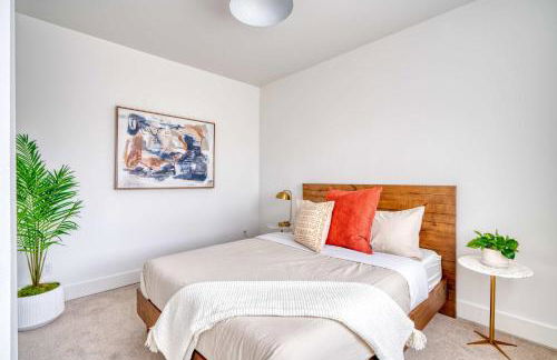 The Cascadia Retreat - Luxury Home - 90 WalkScore - Photo 19