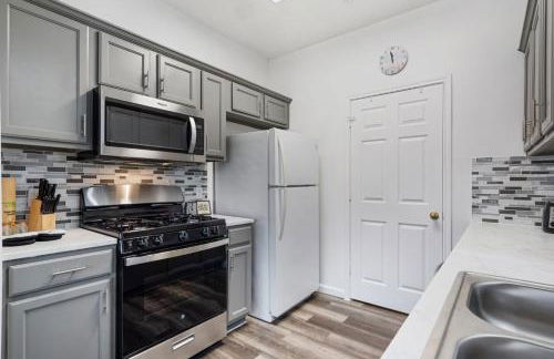 Quaint 2BD2B Condo* Fully Furnished*Amazing Patio* - Photo 9