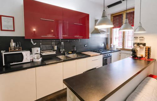 The Red Suite in Florence with Free Parking - Photo 3