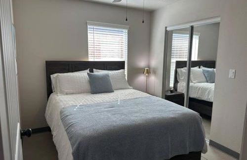 Brand New! Charming and Cozy Too - Foto 22