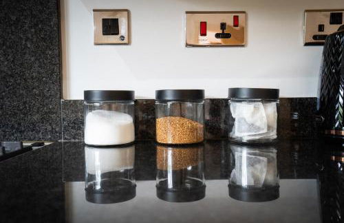 Emirates House, Luxe 5 Bed, with King sized Beds, next to Aiport & NEC, JLR 5 mins - Foto 40