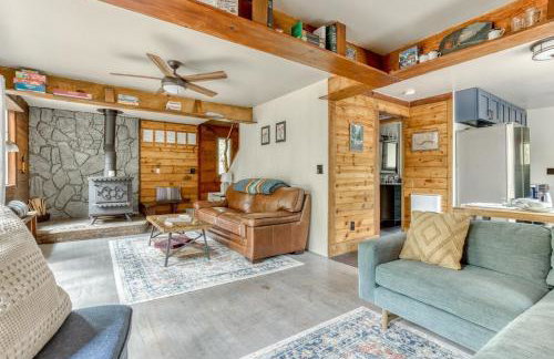 Thompson Cabin - Charming Salmon Riverfront A-Frame Oasis w/ fireplace - Foto 16