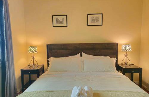 Book Now! 8-Min to Metro - King Bed- Old Town Central Retreat - Floyd's Freedom - - Foto 21