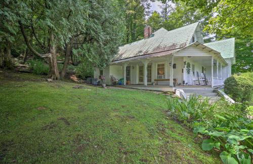 Lil Red Hen Cottage in the Boone Area with Hot Tub - Foto 34