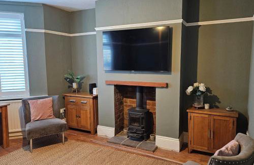 Large spacious home, great location, near transport links - Foto 24