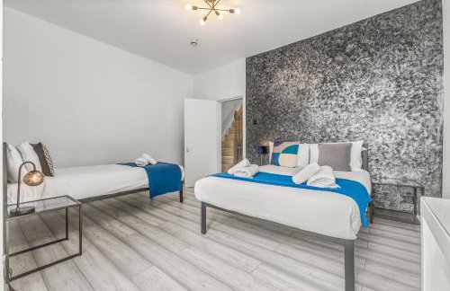 Modern City Centre Townhouse sleeps 10 & Parking - Foto 19