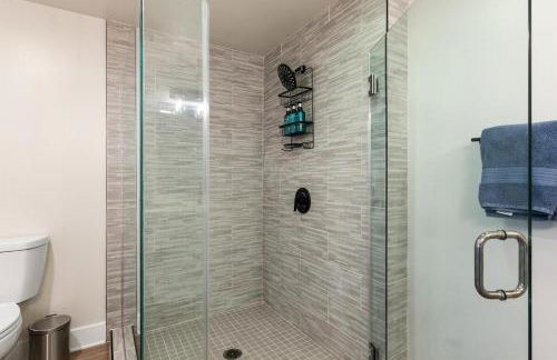 Spinel Stay - Charming 2BR Retreat Zen Garden Views Central - Foto 13