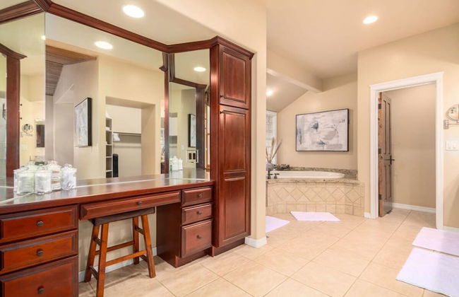 Amberwood Estate w 5 Showers Spa Mtn Views - Photo 23