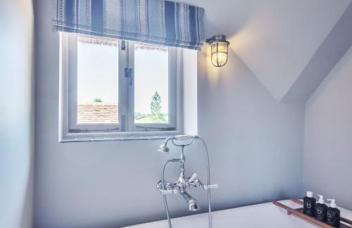 Hilltop Cottage - Photo 23