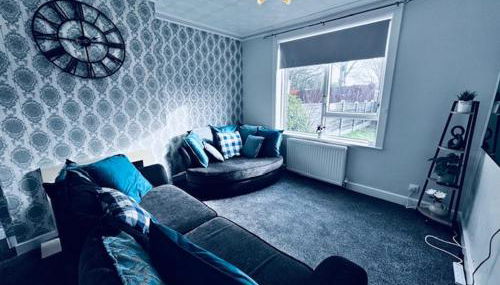 The Castleton Haven - 3 Bed Semi near M62 & M60 Motorways and Easy access to Manchester City Centre - Netflix and free high speed WIFI - Foto 4