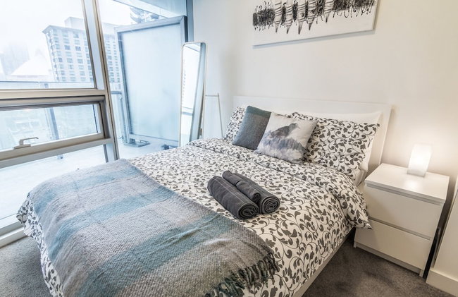 AOC Suites 2 Bedroom Condo, City CN Tower View - Foto 4