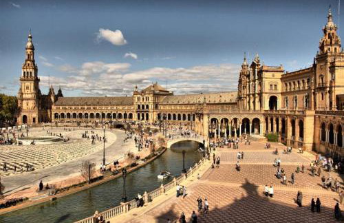 Típico y pintoresco patio de vecinos, con encanto - Foto 35