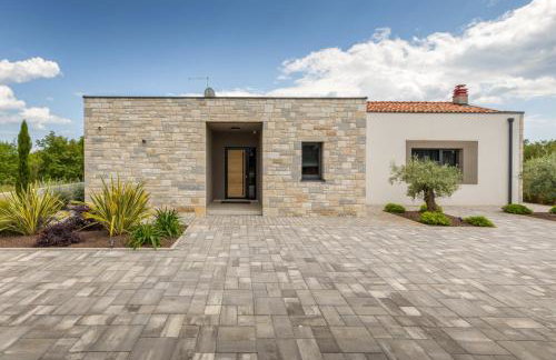 Villa Lastine by Villsy - Photo 22