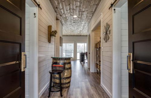 Lazy River Cabin, River Front, Hot Tub, WIFI, 560 in FREE Attraction tickets each paid day! - Foto 25