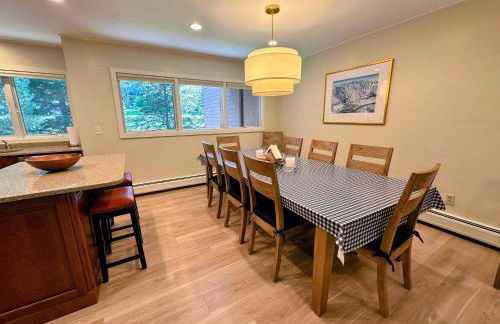 R8 Luxury Bretton Woods Ski-In Ski-out townhome next to beginner ski area w fast wifi and keyless entry - Foto 18