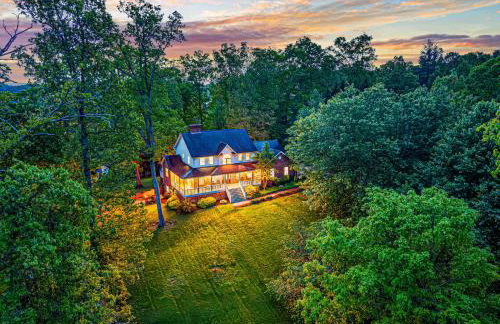 15 Minutes to Asheville! Spacious 7BR Luxury Home | Pool | Hot Tub | Game Room - Foto 34