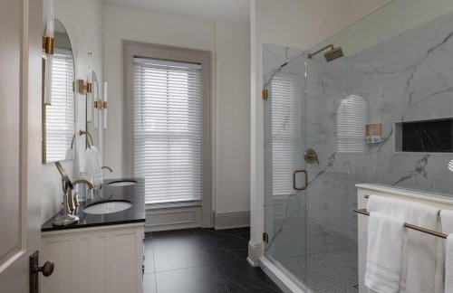 Blushing Pink Manor! Off Frankfort Ave! 8 BR! - Foto 22