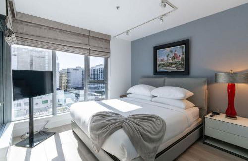 Skyline Escape in the Heart of Downtown - Foto 3