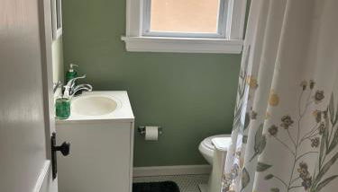 Charming 1 BR Apt 6 miles from Downtown! - Foto 5