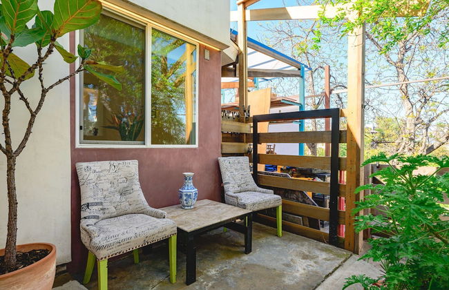 Scenic Retreat With Deck Stunning Views in LA - Foto 5