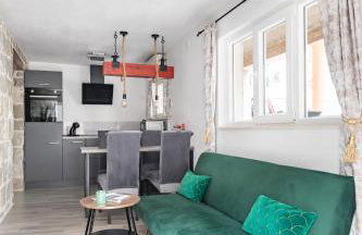 Heritage apartman Geza in centar with private parking - Photo 9