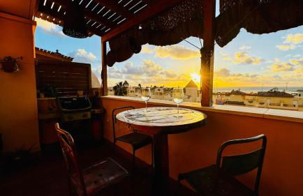 AMARA Family & Surf with Oceanview and Pool - Photo 22