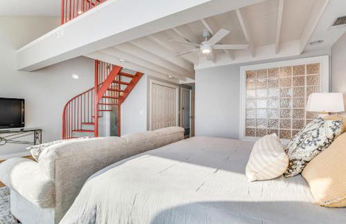 Dog-friendly beachfront dream with a wet bar & two furnished balconies - Foto 39