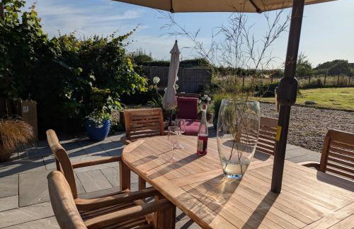 Artist's Hawkhurst Home with Heated Pool & Sauna - Foto 16