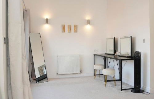 Spacious 4BR 4BA gated townhouse with balconies, Central JQ - Foto 28
