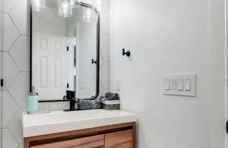 Modern Home - 1 Acre Lot w Pool Patios Jacuzzi - Foto 32