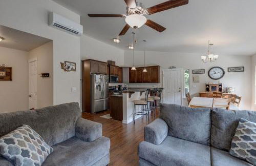 A re-styled single story, 3-bedroom, 2-bath ranch style cabin at Silver Lake - Foto 6