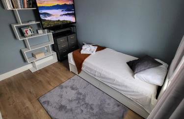 Luxury 3 Bed London Home - 3 stops away from Tottenham Stadium - Perfect for Holidays - Photo 25