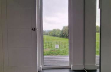 Delightful cabin retreat wrapped by natural beauty - Photo 4