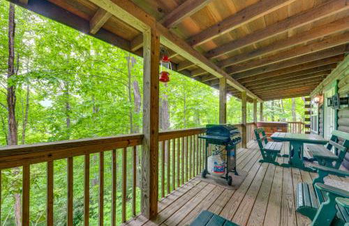 Serene Maggie Valley Retreat with Deck and Hot Tub! - Foto 20