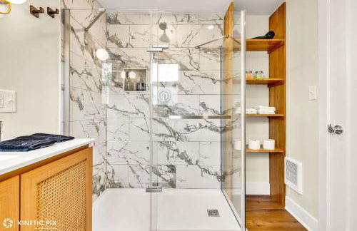 Sleeps 10 + Coffee bar + Game Room + Train to CHGO - Foto 42