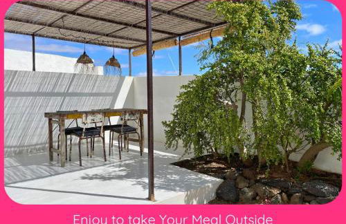 Full Relaxation - Private Villa - Sea View - Stunning Garden - 2 Terraces - 2 Bedrooms - Wifi - Parking - Washing Machine - Foto 24