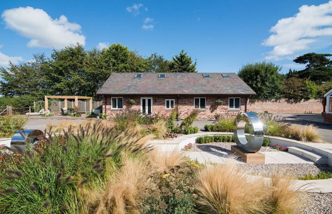 Super Spacious Barn Conversion With Free Wifi, Netflix Fireplace - Photo 1