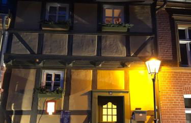 Mittelalterdomizil mit Balkon und Parkplätzen - Foto 3