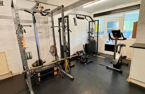 6-Beds, Private Road, Beautiful Garden - Foto 24