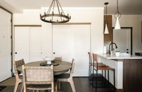 New Luxe Condo - Hot Tub - Minutes to WP! - Fraser - Foto 15