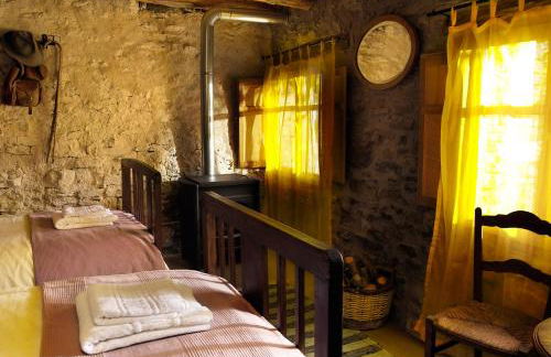 La Pegatera Masia rodeada de bosque ideal para desconectar - Photo 41