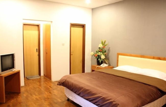 The Radiant Villa's & Function Hall - Photo 5