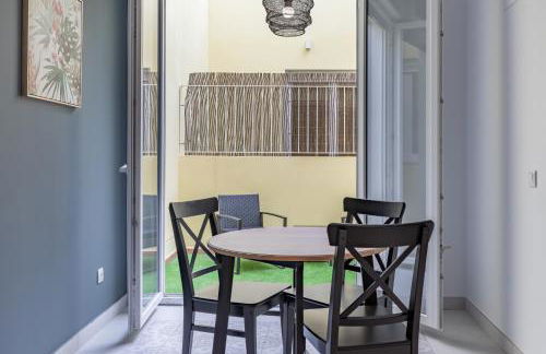 Chic & Comfortable Apartment, Private Terrace - Photo 13