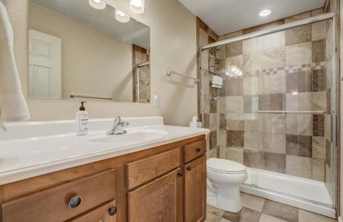 Crestview Place Family Home 2 Mins to UCCS Patio and BBQ - Foto 33