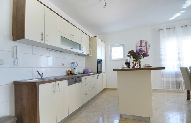 Holiday Home in Prkos With Private Pool - Foto 12