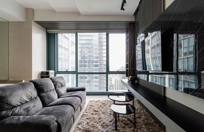 Luxury 2BR Gem in One Uptown, bgc - Photo 19