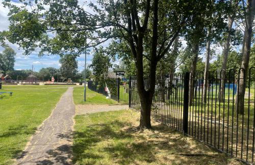 Cosy Flat behind a CreekBeach in Grays - Foto 13